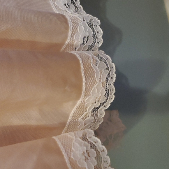 Vintage Robe and Gown by Miss Elaine - Picture 8 of 17